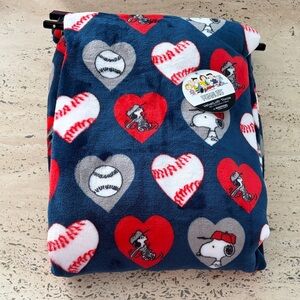 Berkshire VelvetLoft Peanuts Throw 50X70